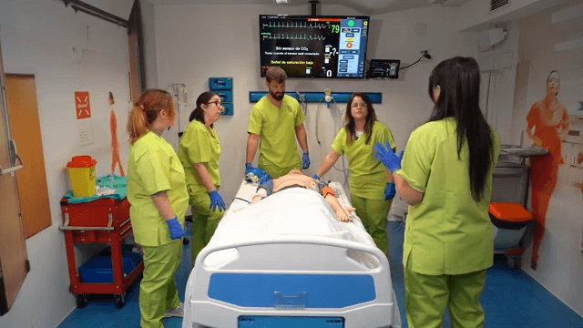 Desfibrilación y administración de Adrenalina y Amiodarona en PCR